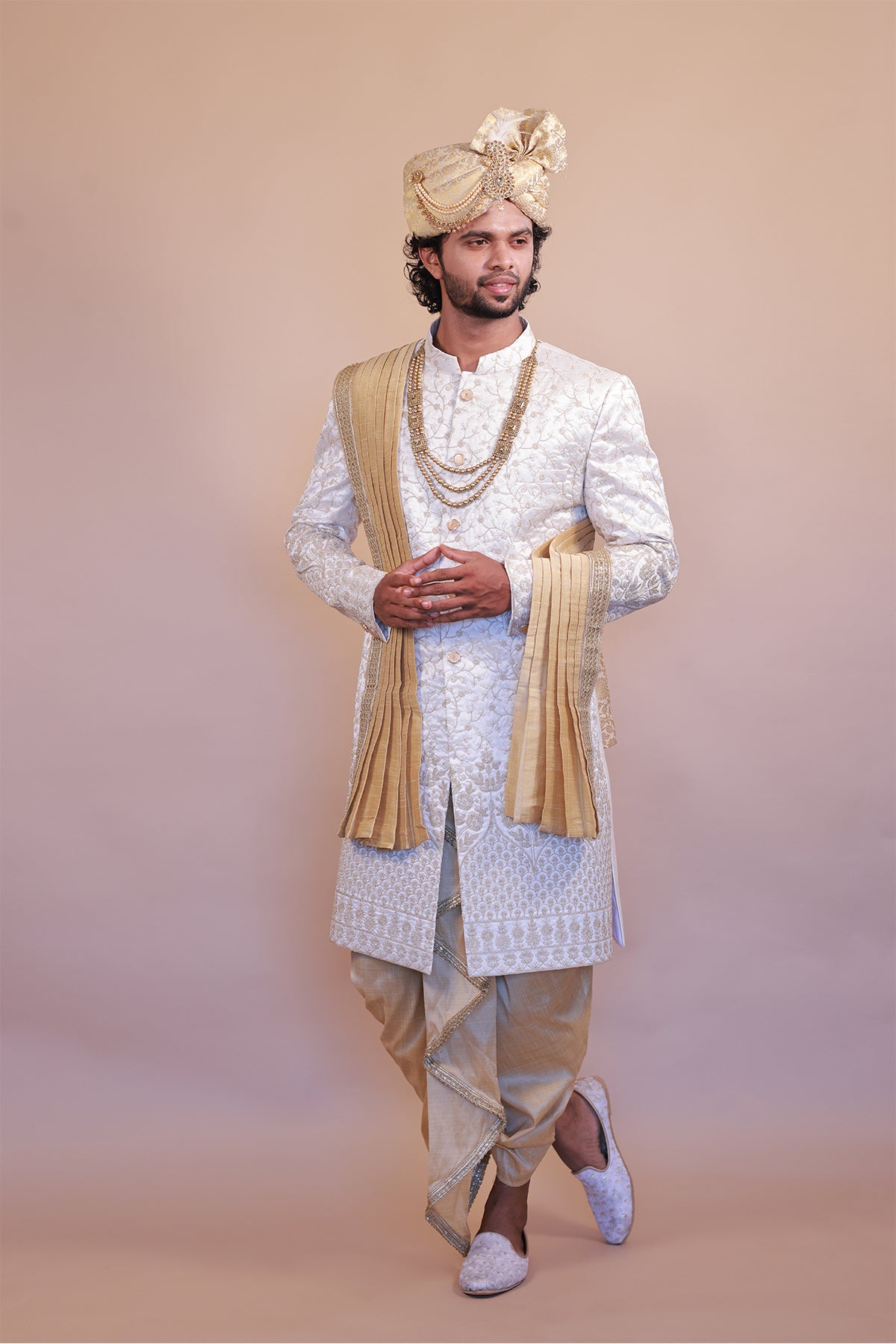 Stylish White Sherwani for Grooms Featuring Gold Thread Design