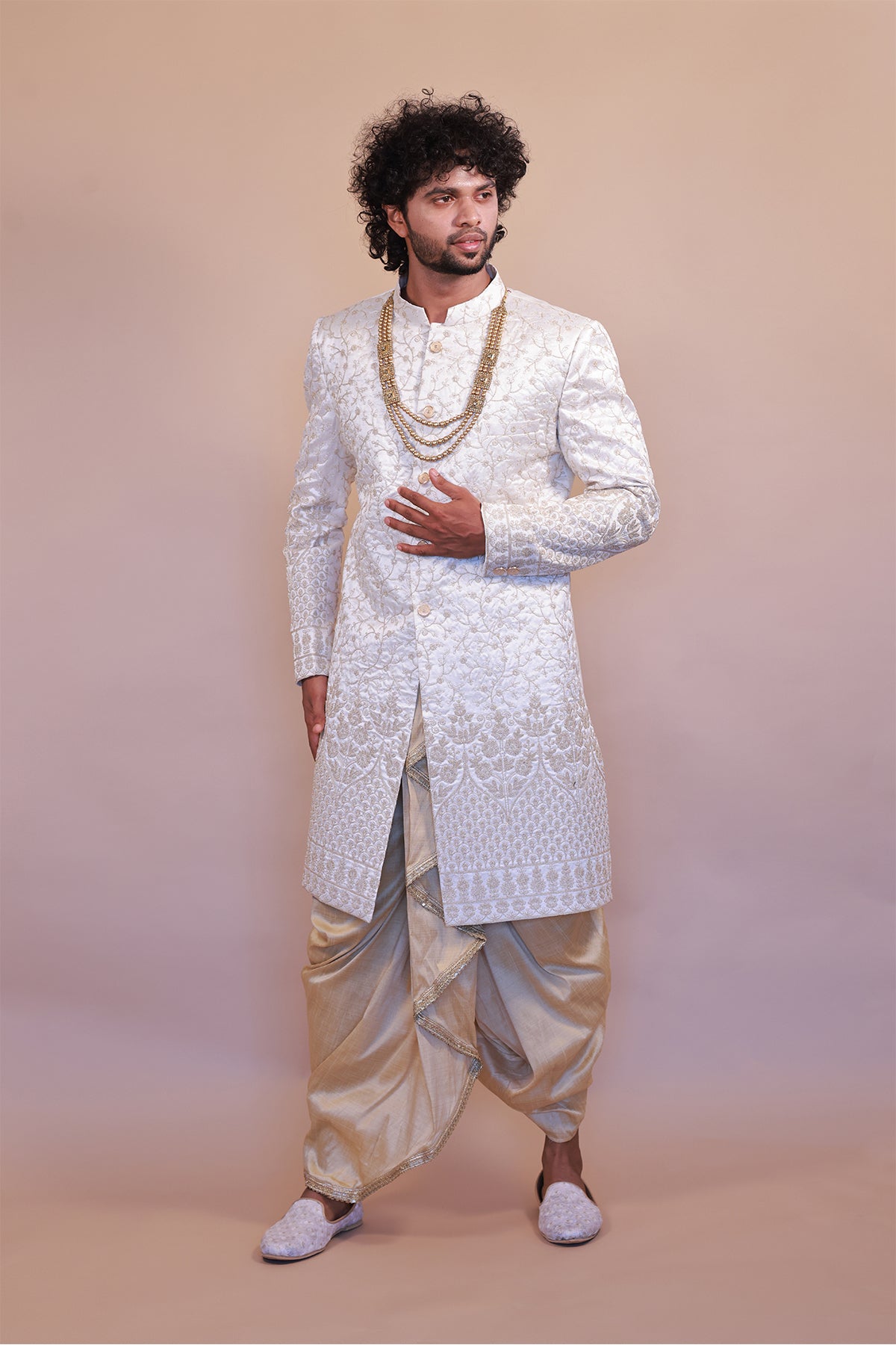 Stylish White Sherwani for Grooms Featuring Gold Thread Design