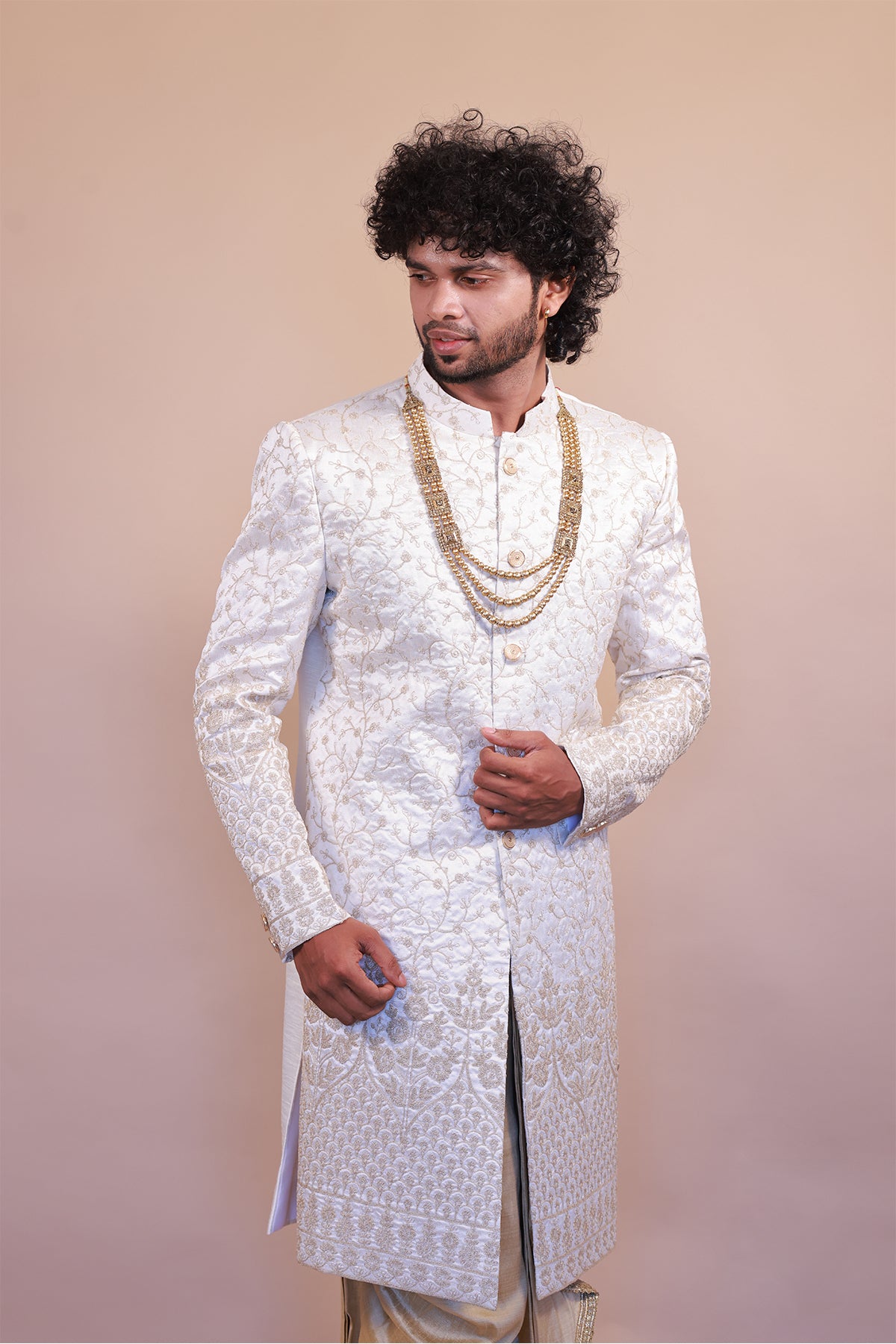 Stylish White Sherwani for Grooms Featuring Gold Thread Design