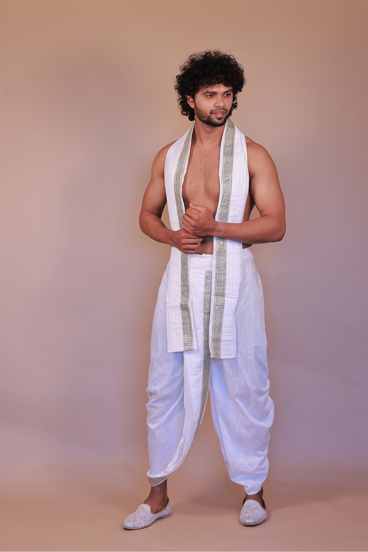 Traditional White Lace Shawl & Kaccha Pant Set – Exclusive Ethnic Wear