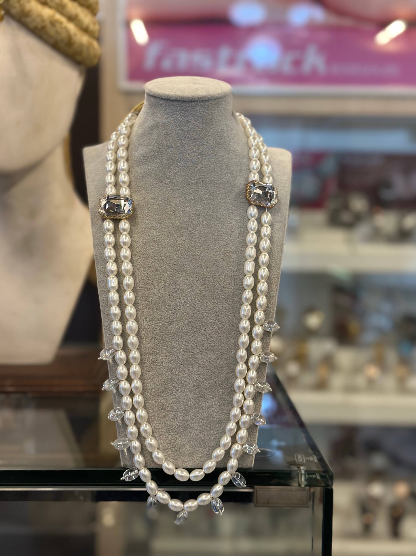Chandratna Groom Haar Crystal Elegance in Pearl