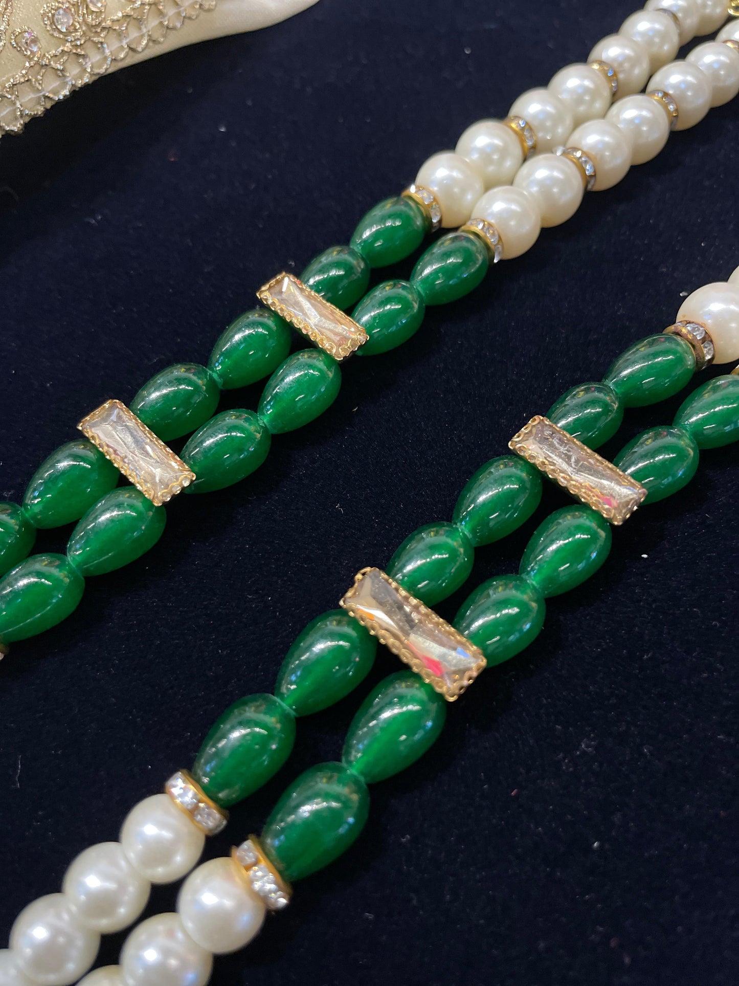 Vintage-Inspired White and Green Pearl Mala – Sophisticated Multi-Layer Necklace