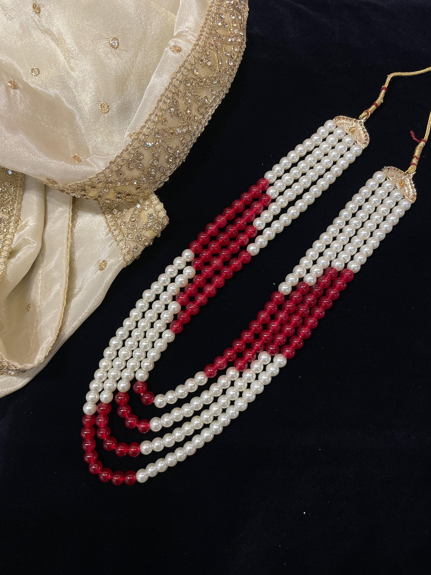 Elegant White & Maroon Pearl Mala Necklace – Dual-Tone Statement Jewelry