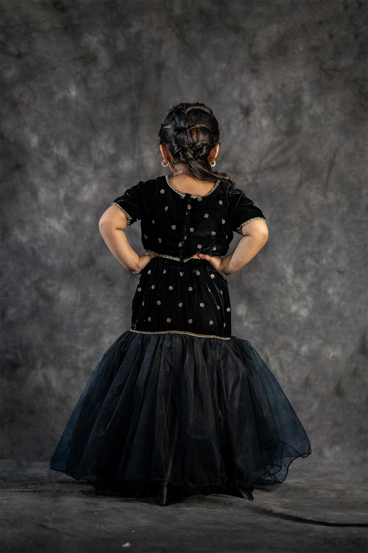 Black velvet top & Fish cut skirt for kid