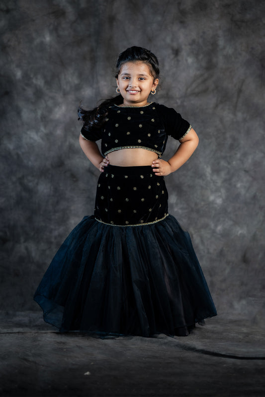 Black velvet top & Fish cut skirt for kid